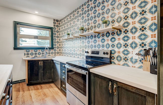 Banff Mtn Home - Real Rockies Experience - Photo 22