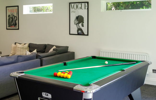 Stunning 5BR Home With Pool - 5 min to Beach - Foto 49