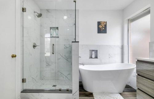 Frisco Resort Style Home w/Spa - Foto 51