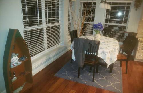 4BR Private Dock, Warm Spring Canal, Kayaks, Canoe - Photo 43