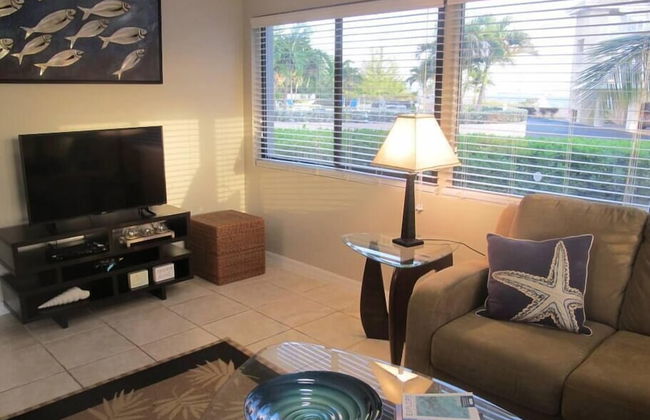 Fabulous one Bedroom in West Bay - Photo 7