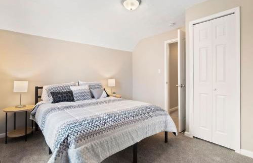 Large Remodeled 4 Bedroom Only 7 Minutes to Downtown - Foto 31