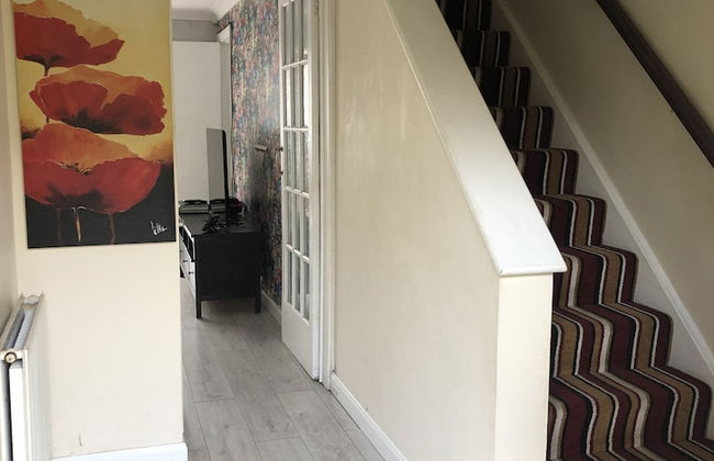 Lovely 3-bed House in Farnham Royal Slough - Foto 13