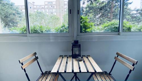 Appartement parisien neuf, moderne avec une grande salon, 2 chambres, 3 lits, parking gratuit, 15min de Paris et 13 min aéroport Orly - Foto 4, Garden, Garden view