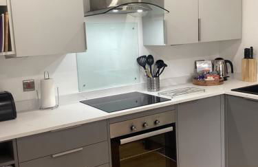 The Studio, spacious riverside property in Ludlow with private parking - Photo 14