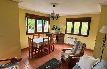 Casa con jardín a pie de playa y montaña - Foto 1