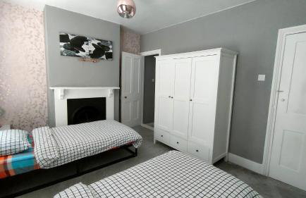 Comfortable Home Away From Home - Photo 28