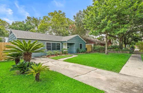3 Bedroom Home The Neighborhood Spot desks in 2 rooms high speed Internet wifi Kick Back & Relax close to Houston Hobby Airport 5 star superhost - Foto 16