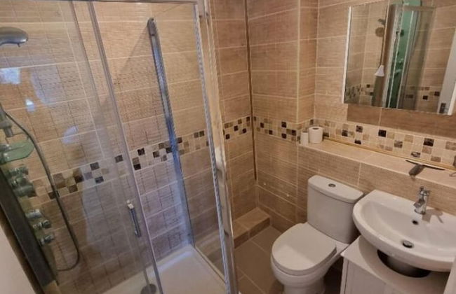 360 Serviced Accommodations - Canal Side Retreat - 2 Bedroom Apartment - Photo 5