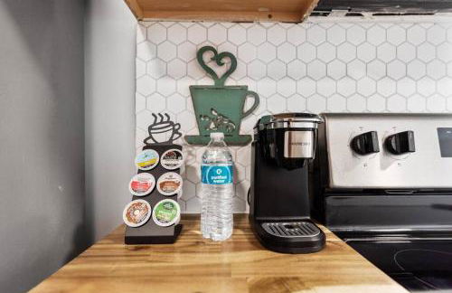 BOHO BUNGALOW - STEPS FROM HISTORIC DOWNTOWN APEX - Foto 9