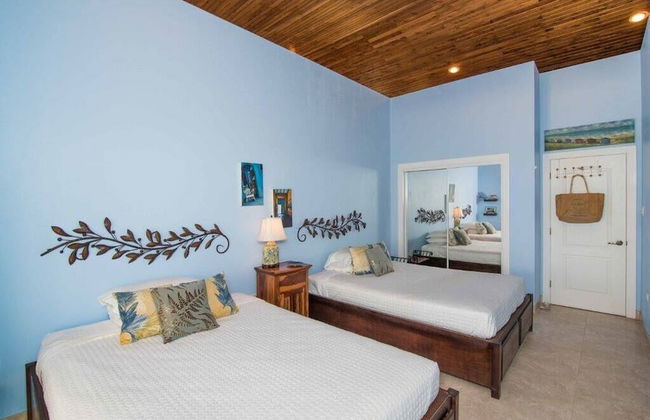 Peaceful Ocean Front Beach House in Bodden Town - Photo 2