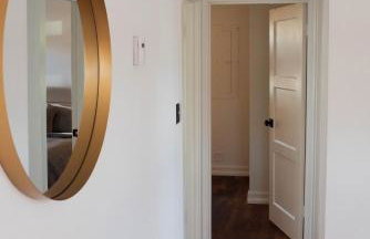 Entire house New Reno w AC Pet friendly gated back - Foto 12