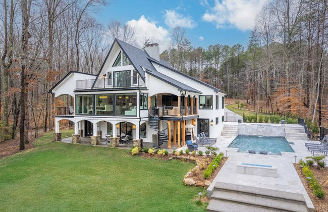 Take it to the Bank! by Avantstay New Pool + Hot Tub Sleeps 16 - Foto 1