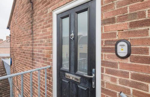 Lovely 2 bedroom apartment - ideal location - Photo 26