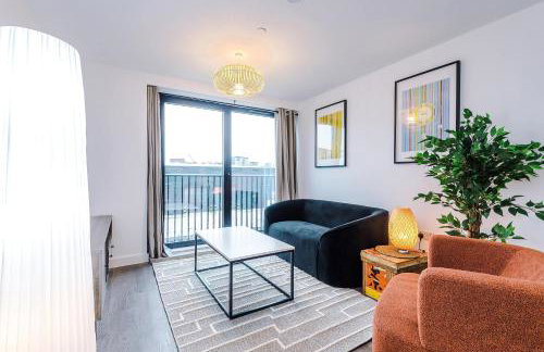 Modern 2BR Apartment in Manchester with Parking - Foto 9