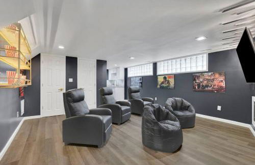 Luxury 7BR Buckhead Oasis w Pool Gameroom Firepit - Foto 63