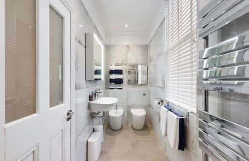 No 3 at Upton Cross House, Chester - Photo 11