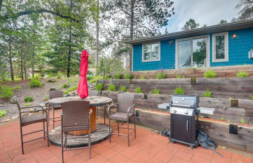 Tranquil Lakefront Cabin Fire Pit, Grill and Patio - Foto 25