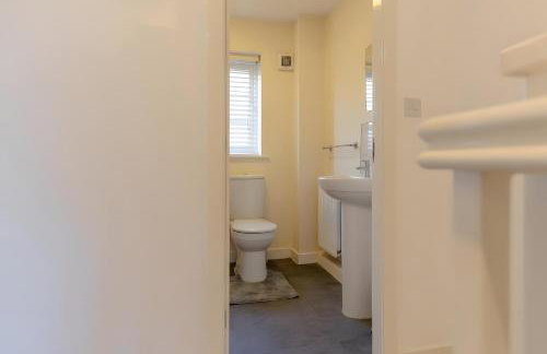 FREE parking, LARGE House for Contractors & Families, Sleeps 7, 25 mins to MANCHESTER & LIVERPOOL - Foto 19