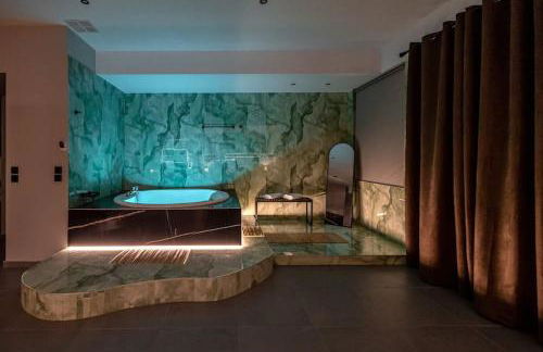 Smaragdi Luxury Jacuzzi Apartment Noho Premium Living - Foto 1