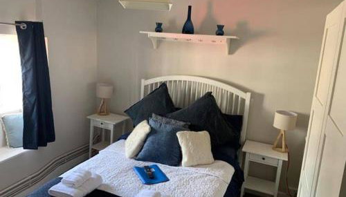 The White Hart - Photo 5