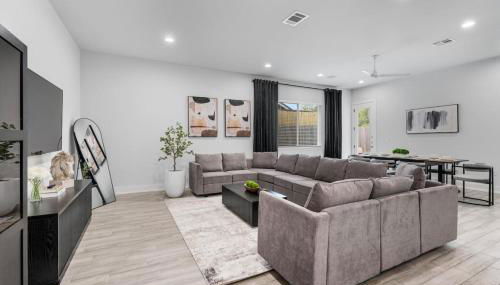 Luxury Combined Homes - Downtown Access - Balcony - Foto 5