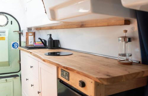 Ausgbebautes Rettungsboot ARDSCHE NOAH - Foto 14