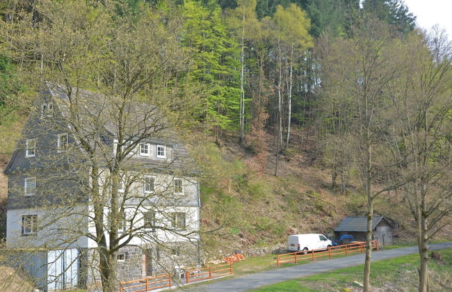 Lovely Group House near Winterberg with Private Sauna, Garden, & Terrace - Foto 1