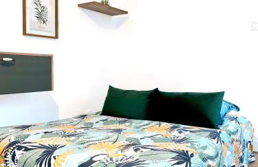 Superbe Appt avec cour et parking gratuit à 5min de la cité médiévale - Foto 7