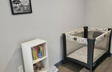 Spacious Duplex by Fairgrounds & Downtown with Fire Pit - Foto 18