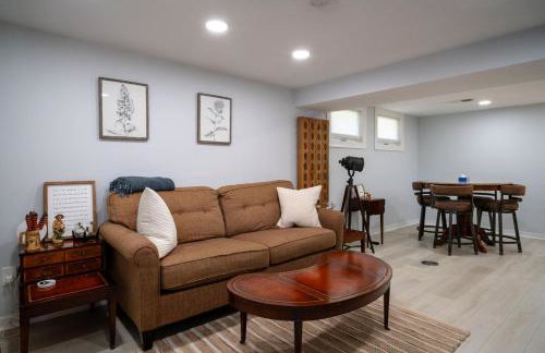 3Bed 2Bath Luxury Lake House on Myers Bay Private Pier Beach Firepit and Deck - Foto 55