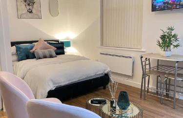 CityNights Studios with Free Parking - Foto 15