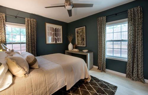 Bright and Stylish Historic Grant Park Retreat - Photo 2