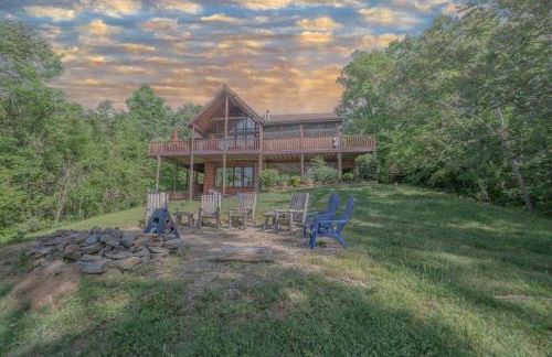 Smoke Rise Lodge · Lake Front, Luxury Cabin, Hot Tub, - Photo 55