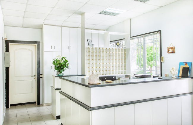 Xenios Port Marina Hotel - Photo 2