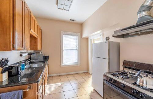 A+ 2 BR Victorian Home away from Home - Foto 5