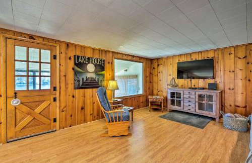 Picturesque Cottage with Sunroom on Ashmere Lake! - Foto 4