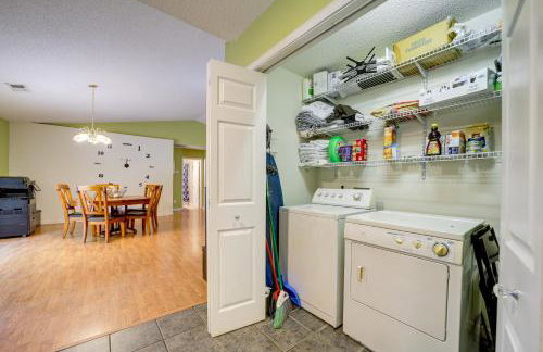 Candler Home with Large Deck Hike, Bike and Unwind! - Foto 20