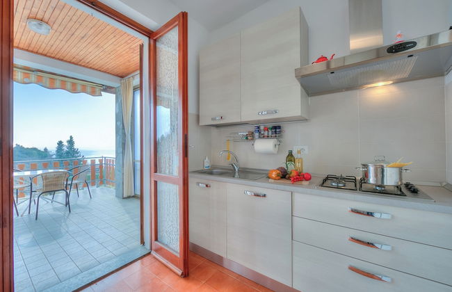 La Perla Bianca Lake View - Photo 9