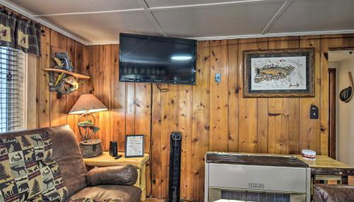 Riverfront Grayling Retreat with Fire Pit and Dock! - Foto 4