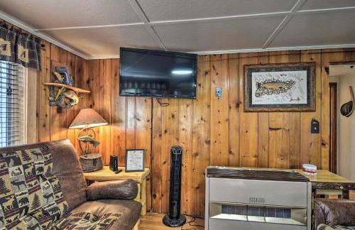 Riverfront Grayling Retreat with Fire Pit and Dock! - Foto 4