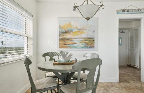 Sunrise at the Beach - 2BR Apt with Scenic Views - Foto 26