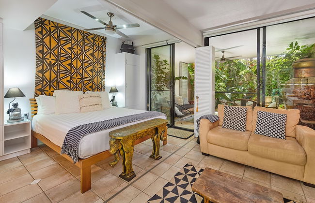 Julians Apartments - Photo 25