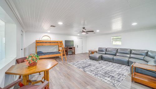 Waterfront Lake Eufaula Home Dock and Beach Access! - Foto 3