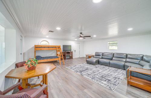 Waterfront Lake Eufaula Home Dock and Beach Access! - Foto 3