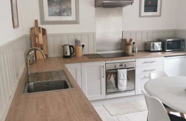 The Flower House - Photo 2