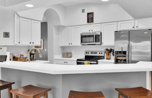 Stunning West Haven Villa with Private Pool Spa and Balcony Near Disney - Foto 69