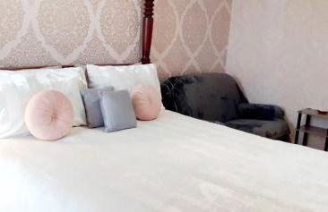 3 Bed House - Sleeps 7 - Parking - Wifi - Foto 15