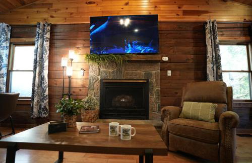 LOVE SHACK - Photo 38
