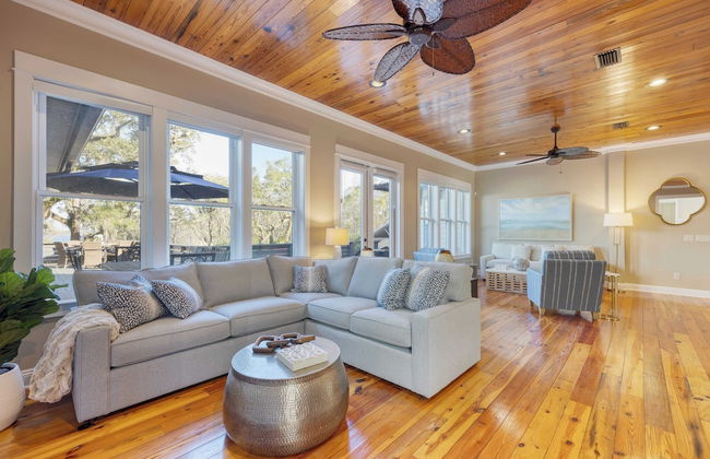 Blackwater Bay Hideaway by Avantstay Waterfront, Pool, Dock, Hot Tub - Photo 28